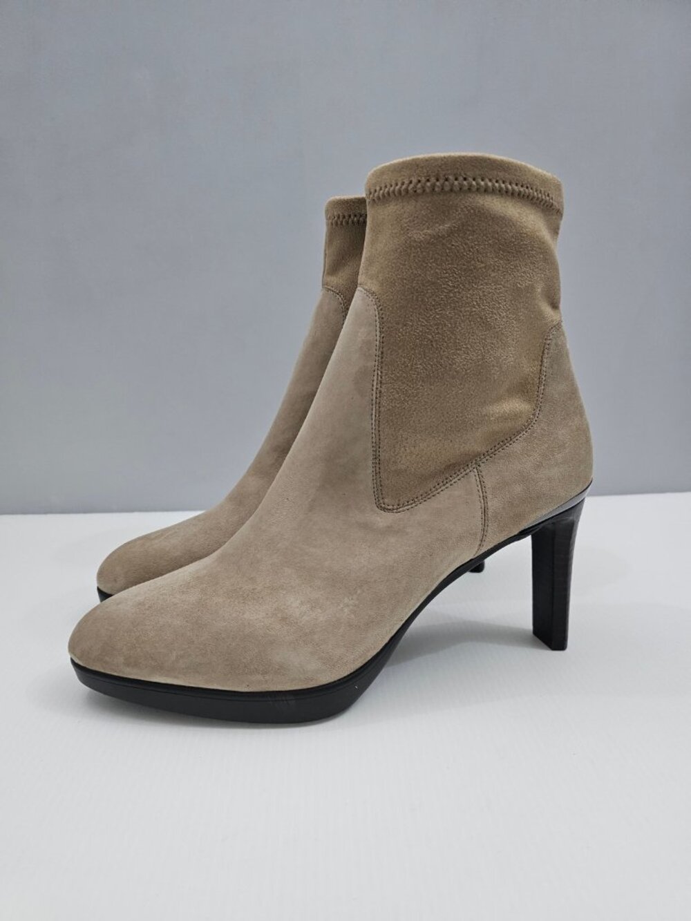 Donald Pliner Italia Ankle Boot Womens 9.5 Biscotti Tan Suede Stiletto Heel